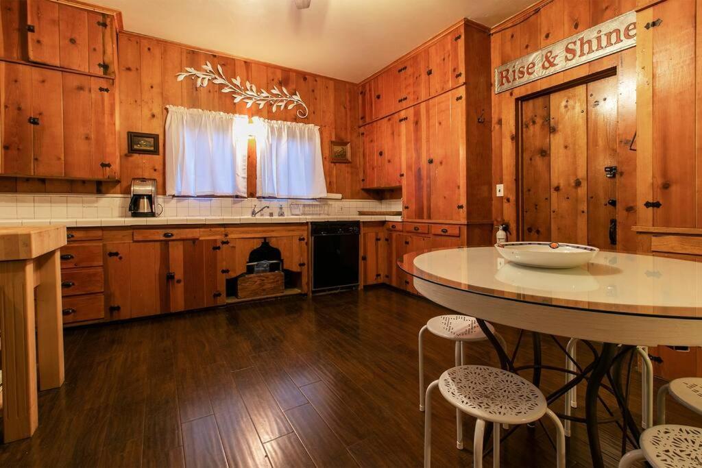 The Lodge At 11 Chimneys Idyllwild Exterior photo